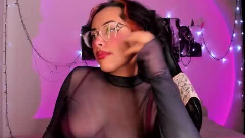 Snapshot of poison_willow chatting on 5, 11, 2025 Willow Hours 12pm to 630pm Colombian time FRIDAY AND SUNDAY FREE DAYS online show from 5, 11, 2025