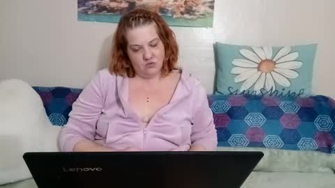 Snapshot of poisonivyvixen chatting on 5, 2, 2025 Poison Ivy online show from 5, 2, 2025