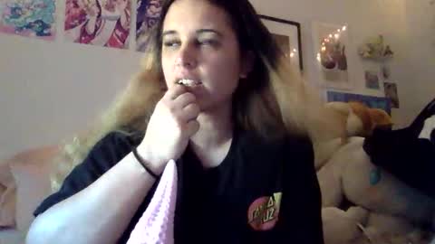 sweet angel baby  online show from 17, 5, 2026