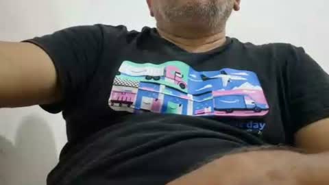 Snapshot of poli475 chatting on 25, 4, 2026 poli online show from 25, 4, 2026
