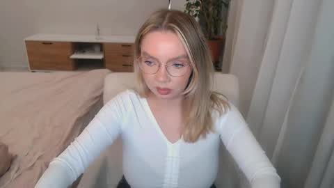 Snapshot of polinajones chatting on 5, 11, 2025 PolinaJones online show from 5, 11, 2025