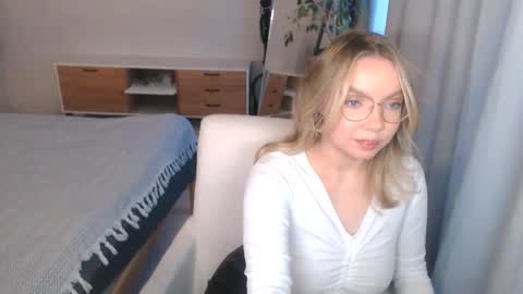 Snapshot of polinajones chatting on 21, 11, 2025 PolinaJones online show from 21, 11, 2025