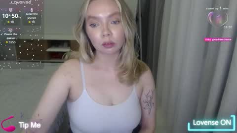 Snapshot of polinajones chatting on 4, 12, 2025 PolinaJones online show from 4, 12, 2025