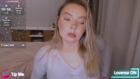 Snapshot of polinajones chatting on 4, 2, 2026 PolinaJones online show from 4, 2, 2026