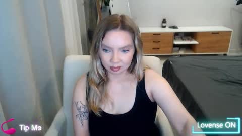 Snapshot of polinajones chatting on 8, 5, 2026 PolinaJones online show from 8, 5, 2026