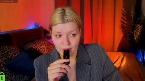 Snapshot of polly__mayer chatting on 25, 6, 2026 Polly online show from 25, 6, 2026