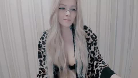 Polly online show from 9, 10, 2025