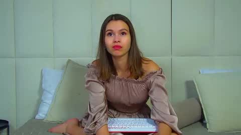 Polly online show from 8, 3, 2026