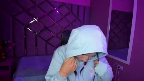 poly sasha  online show from 19, 10, 2025