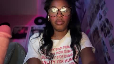 Snapshot of popasprincess chatting on 5, 1, 2025 princess online show from 5, 1, 2025