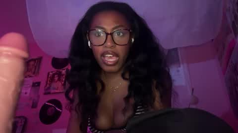 Snapshot of popasprincess chatting on 12, 2, 2025 princess online show from 12, 2, 2025