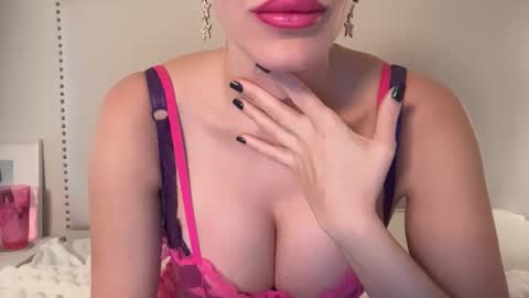 Poppy Knox online show from 3, 12, 2025