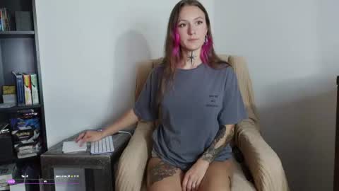 Snapshot of poppyquinn chatting on 20, 6, 2026 PoppyQuinn online show from 20, 6, 2026