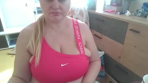 MelissOfficial online show from 28, 2, 2026