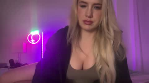 Snapshot of portiabanks chatting on 15, 12, 2025 Portia Banks online show from 15, 12, 2025