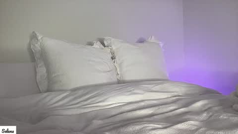 Snapshot of poutyselena chatting on 28, 12, 2024 Selena online show from 28, 12, 2024