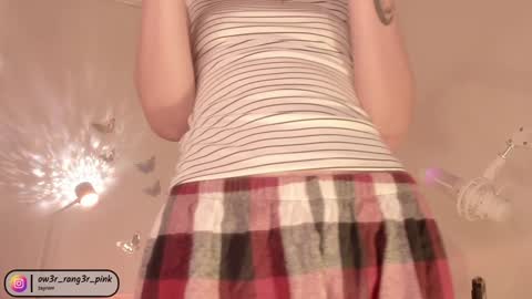 Snapshot of power_ranger_pink chatting on 13, 1, 2025 genie online show from 13, 1, 2025