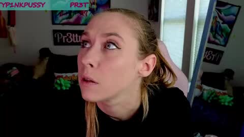 Snapshot of pr3ttyp1nkpussy chatting on 4, 5, 2026 Evangeline Eva Darling online show from 4, 5, 2026