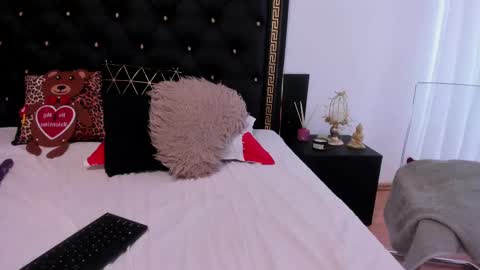 Ailyn online show from 4, 3, 2025