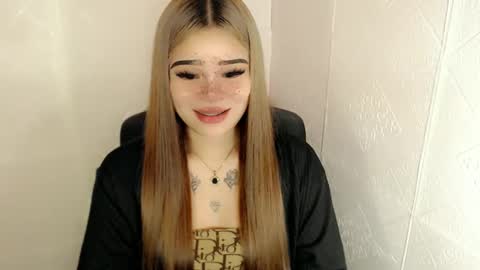 MAXXINE online show from 5, 3, 2025