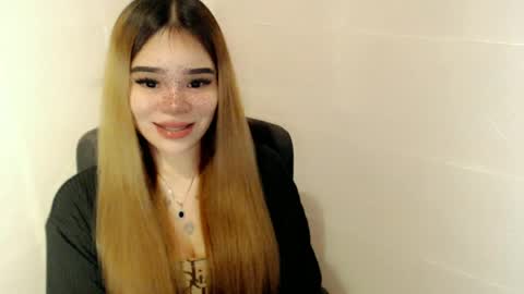 Snapshot of preciousangel69xxx chatting on 16, 5, 2026 MAXXINE online show from 16, 5, 2026