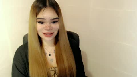 Snapshot of preciousangel69xxx chatting on 17, 5, 2026 MAXXINE online show from 17, 5, 2026