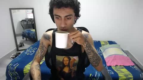 Snapshot of present_the_magic chatting on 24, 3, 2026 Plux online show from 24, 3, 2026