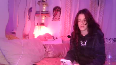 PrettiBritti online show from 8, 1, 2025