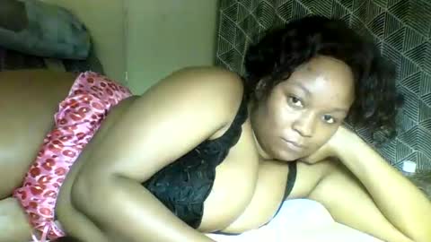 Snapshot of prettie_diva0 chatting on 27, 10, 2025 Prettie diva online show from 27, 10, 2025