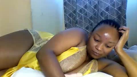 Snapshot of prettie_diva0 chatting on 15, 12, 2025 Prettie diva online show from 15, 12, 2025