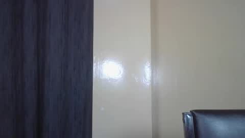 Snapshot of prettie_essy chatting on 13, 12, 2025 Essy online show from 13, 12, 2025