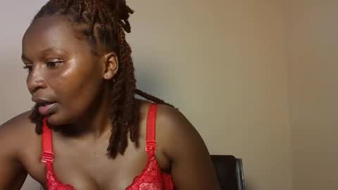 Snapshot of prettie_essy chatting on 14, 12, 2025 Essy online show from 14, 12, 2025