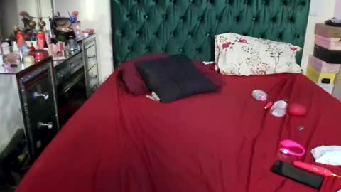 Yasmine pretty online show from 18, 9, 2025