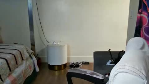 Yasmine pretty online show from 30, 11, 2025