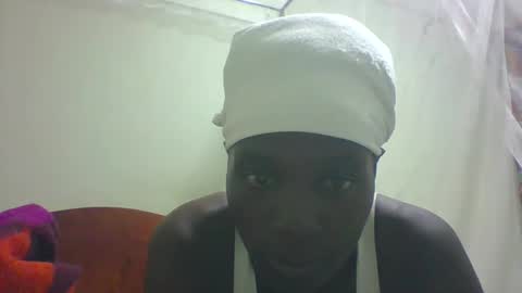 pretty_betty_ online show from 4, 2, 2025