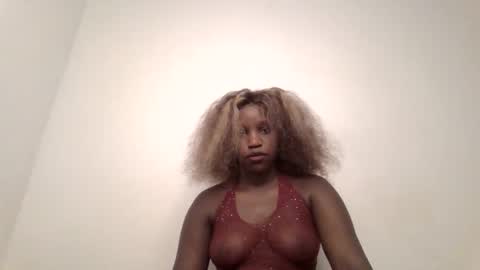 Snapshot of pretty_curvy99 chatting on 27, 5, 2026 pretty_curvy99 online show from 27, 5, 2026