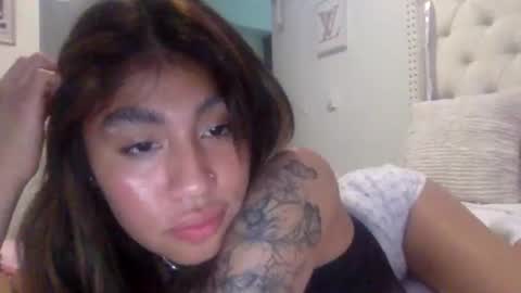 pretty_girl828687 online show from 10, 4, 2026