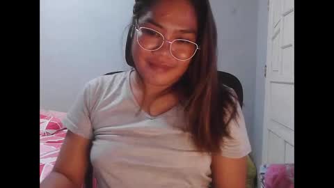 Snapshot of pretty_jewel05 chatting on 20, 5, 2026 pretty_jewel05 online show from 20, 5, 2026