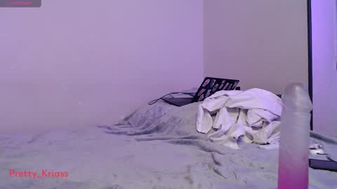 Pretty Kriss online show from 4, 3, 2025