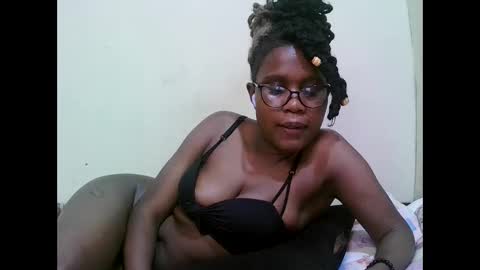 Snapshot of pretty_mellan chatting on 1, 2, 2025 pretty_mellan online show from 1, 2, 2025