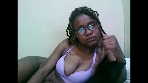 Snapshot of pretty_mellan chatting on 12, 2, 2025 pretty_mellan online show from 12, 2, 2025