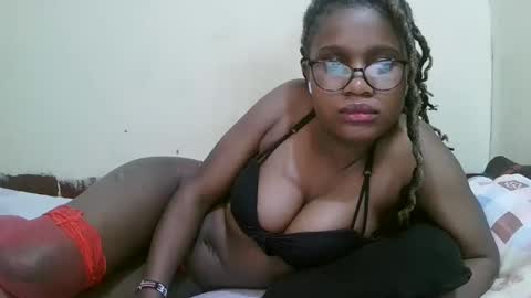 Snapshot of pretty_mellan chatting on 14, 2, 2025 pretty_mellan online show from 14, 2, 2025