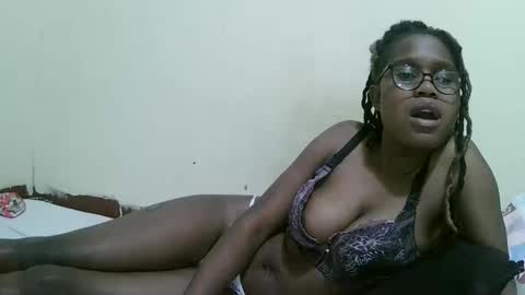Snapshot of pretty_mellan chatting on 27, 2, 2025 pretty_mellan online show from 27, 2, 2025