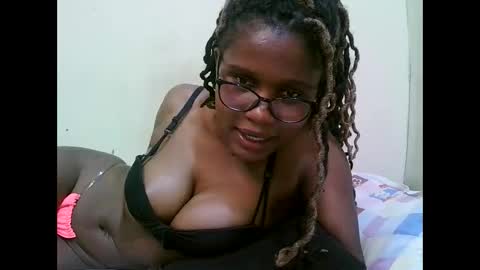 Snapshot of pretty_mellan chatting on 28, 2, 2025 pretty_mellan online show from 28, 2, 2025
