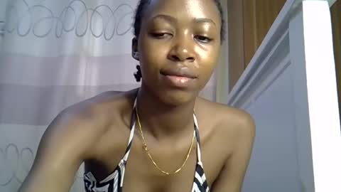 pretty_petite24 online show from 8, 1, 2025