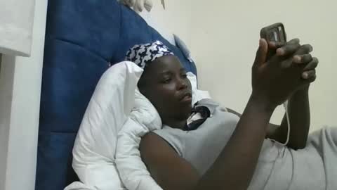 pretty_petite_ebony online show from 27, 11, 2025