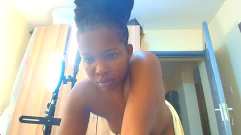 Essy online show from 9, 8, 2026