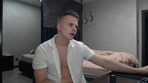 Snapshot of pretty_sweety chatting on 17, 10, 2025 Justin online show from 17, 10, 2025