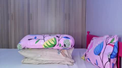 Snapshot of prettybigclit_ebony chatting on 20, 10, 2025 prettybigclit_ebony online show from 20, 10, 2025