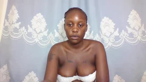 Snapshot of prettydarkskin002 chatting on 12, 3, 2025 SHANIA online show from 12, 3, 2025